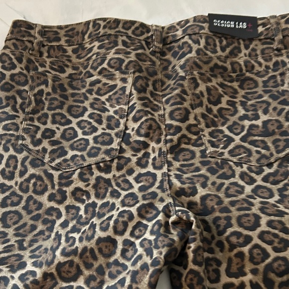 Design Lab Lord & Taylor Leopard Skinny Jeans - Picture 3 of 5